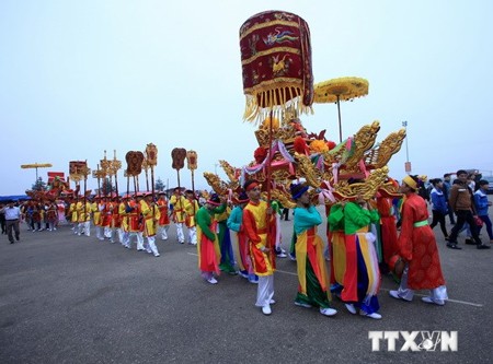 Lao Cai-Yen Bai-Phu Tho សហប្រតិបត្តិការអភិវឌ្ឍន៍ខ្សែទេសចរណ៍ព្រលឹងតាមបណ្ដោយទន្លេ Hong - ảnh 1